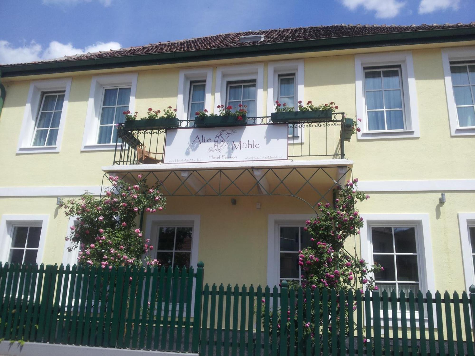 Hotel Pension Alte Muehle Klosterneuburg Dış mekan fotoğraf